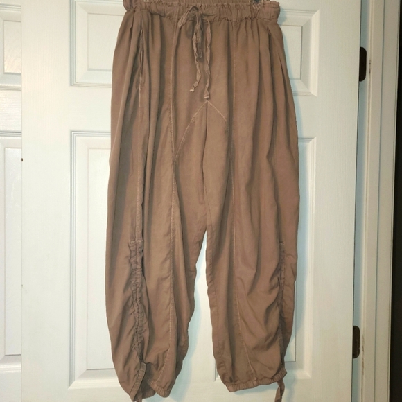 Free People Harem Pants Women's Size X Small Cinched Leg Latte Brown Cropped - Picture 1 of 6